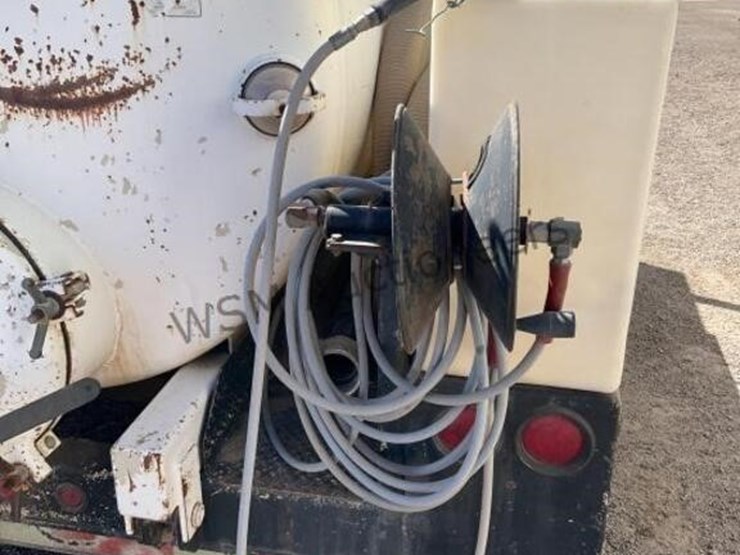 2004-access-utilities-vaster-800dt-towable-vacuum-image-12