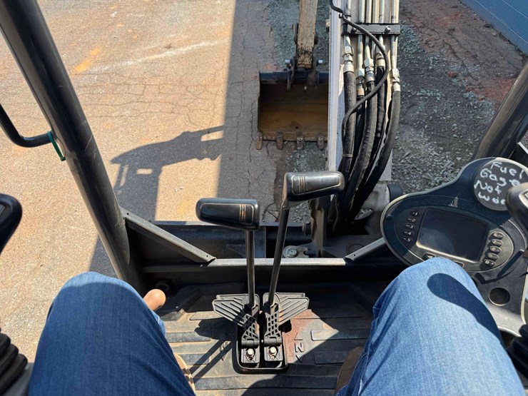 2020-bobcat-e35-image-23