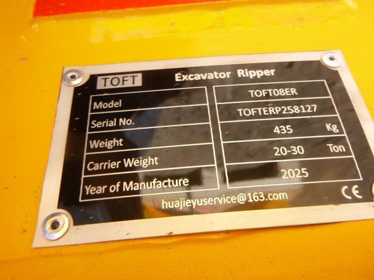 caterpillar-320-image-7