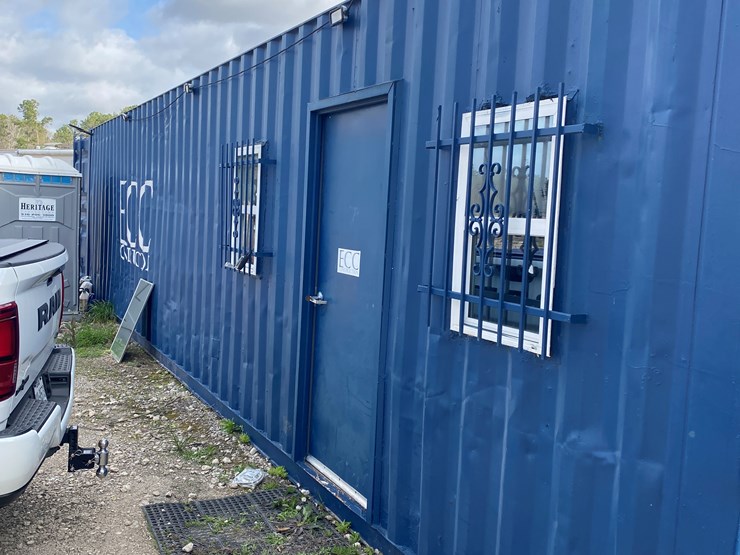 #1100-•-40'-container-with-16"-office-image-6