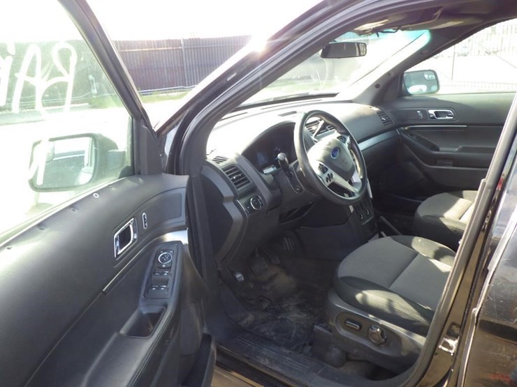 2013-ford-explorer-image-6