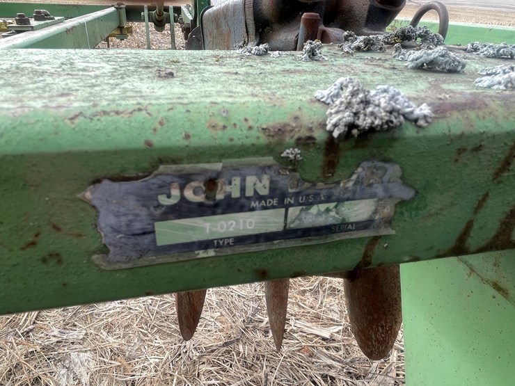 john-deere-210-image-27