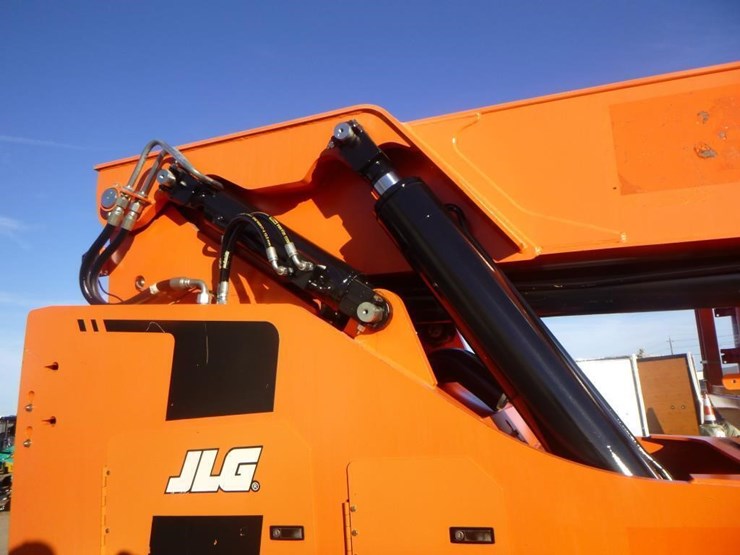 2018-jlg-8042-image-16