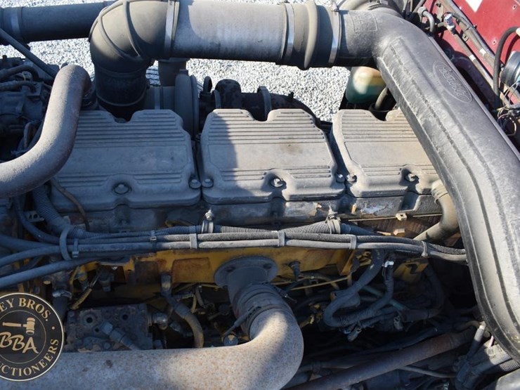 2004-peterbilt-379-image-35