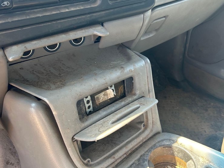 2001-chevrolet-2500hd-image-35