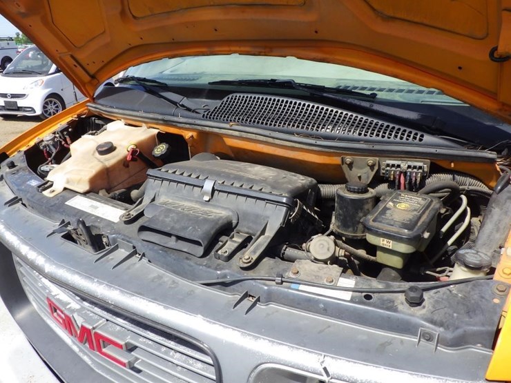 2000-gmc-safari-image-10