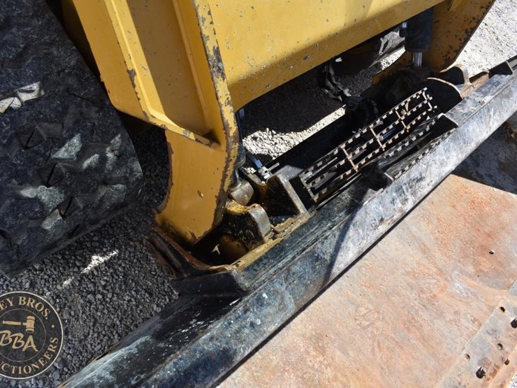 2023-caterpillar-259d3-image-51