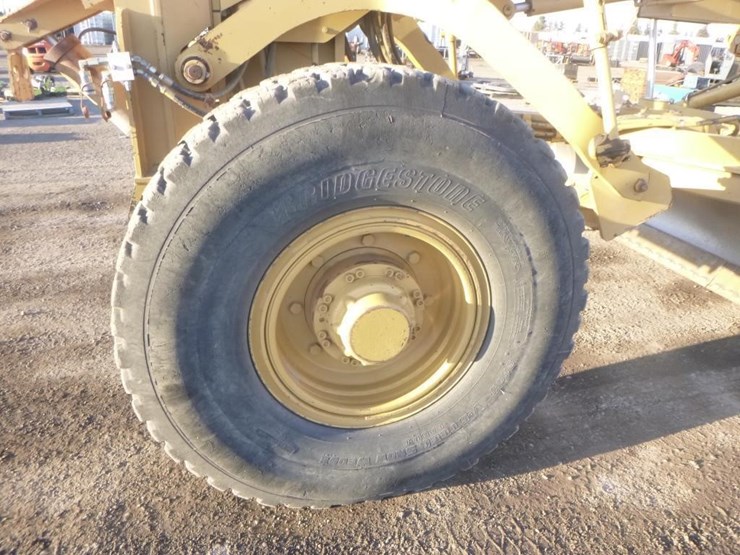 2006-caterpillar-143h-image-42