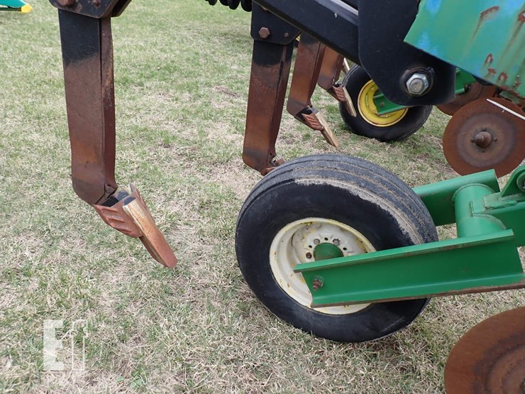 john-deere-2100-image-5