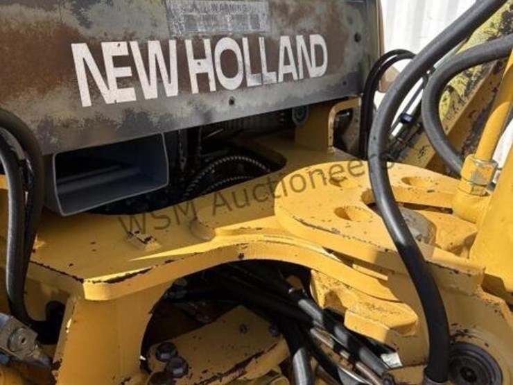 new-holland-lb115-image-22