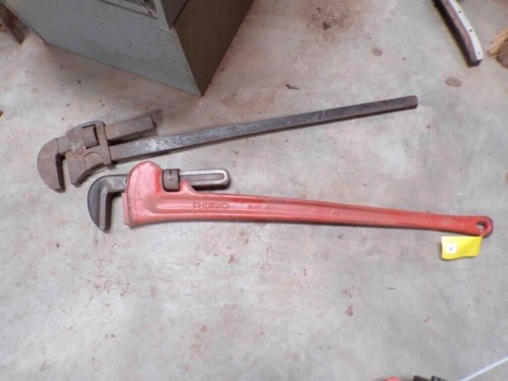 ridgid-48"-pipe-wrench-&-image-1