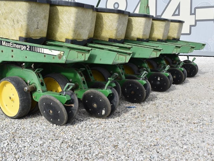 1990-john-deere-7240-image-25