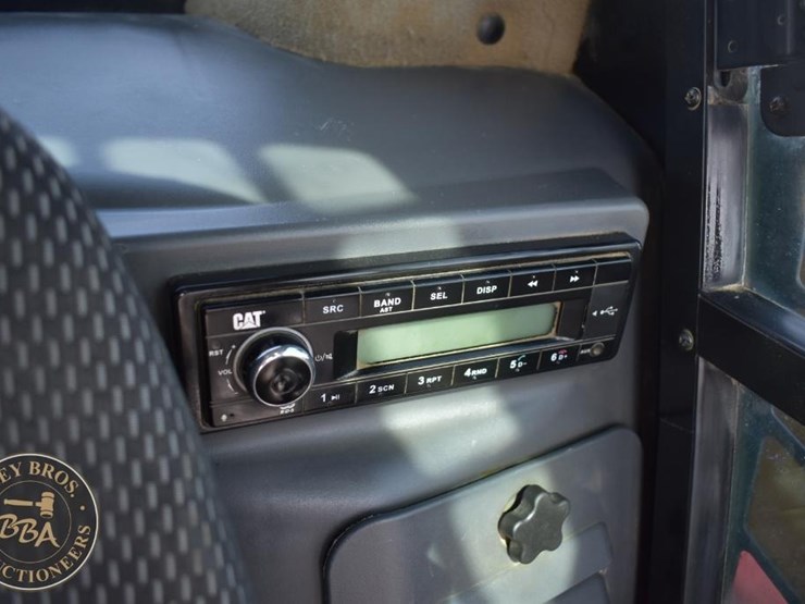 2023-caterpillar-259d3-image-50