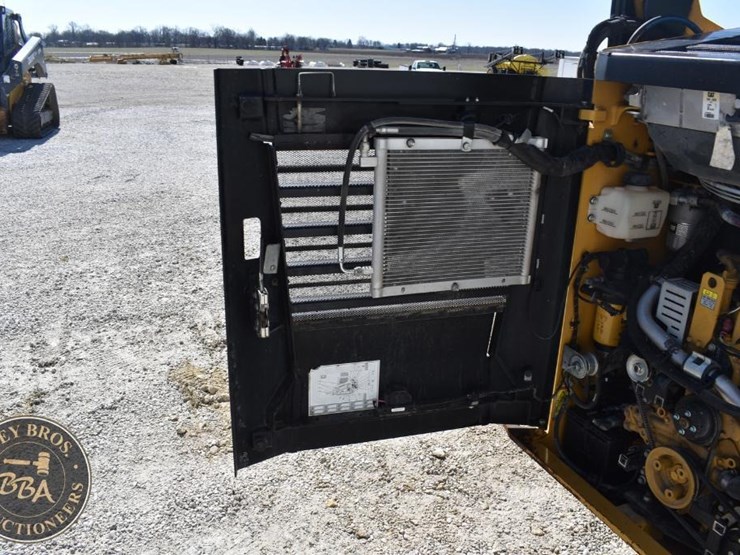 2023-caterpillar-259d3-image-42