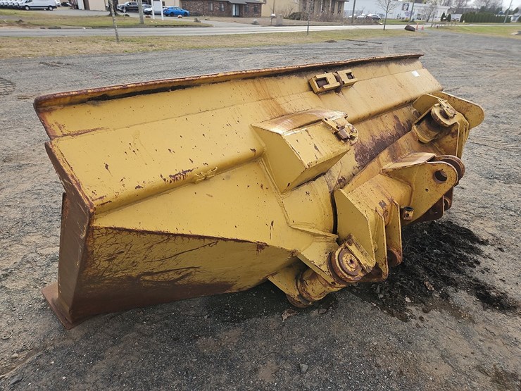 hewitt-120"-side-dump-bucket-image-4