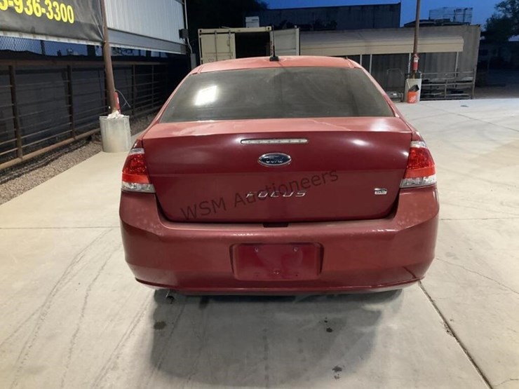 2011-ford-focus-se-sdn-image-6