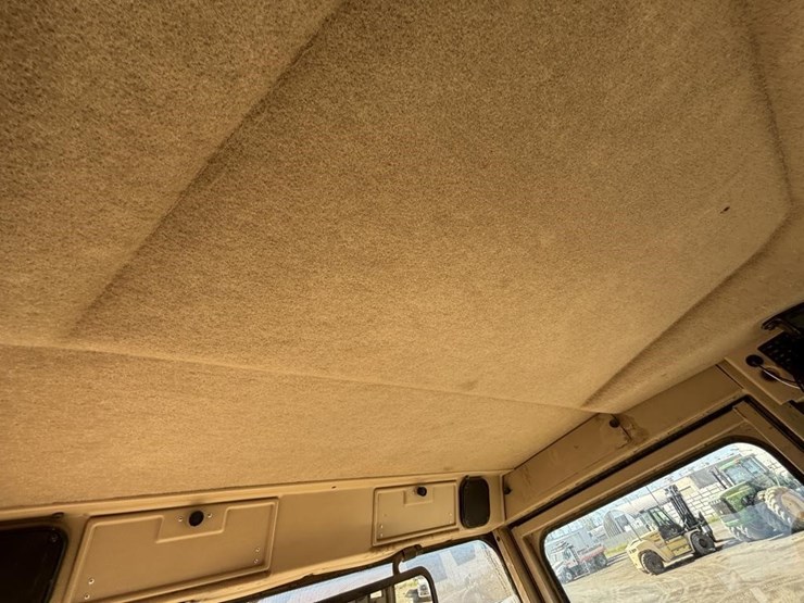 2006-caterpillar-143h-image-56