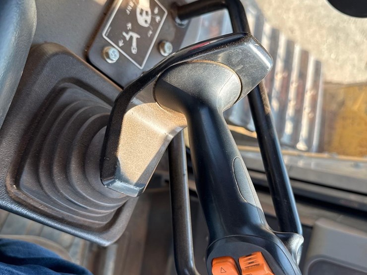 2021-deere-850l-wlt-image-26