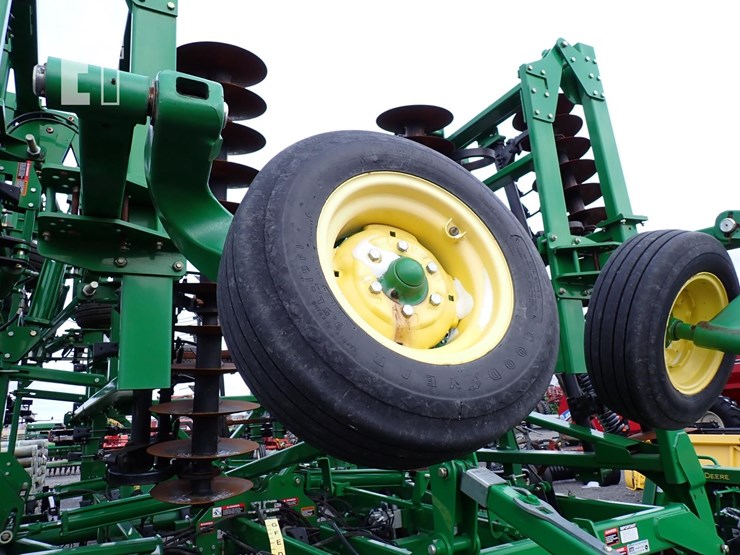 2013-john-deere-2310-image-6