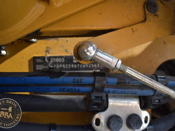 2023-caterpillar-259d3-image-36