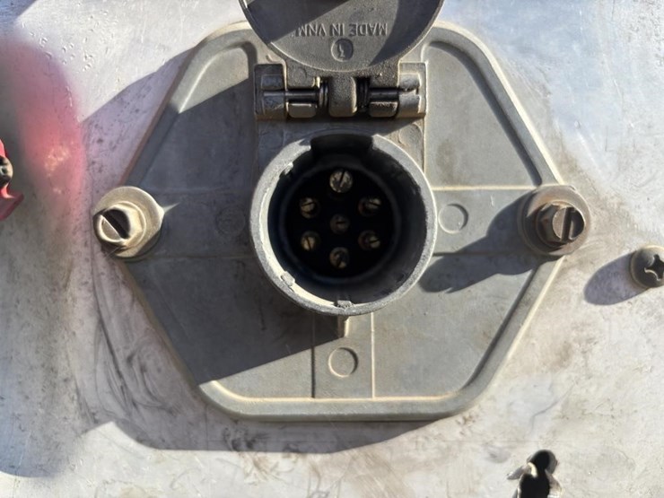 2000-utility-vs2r-image-8