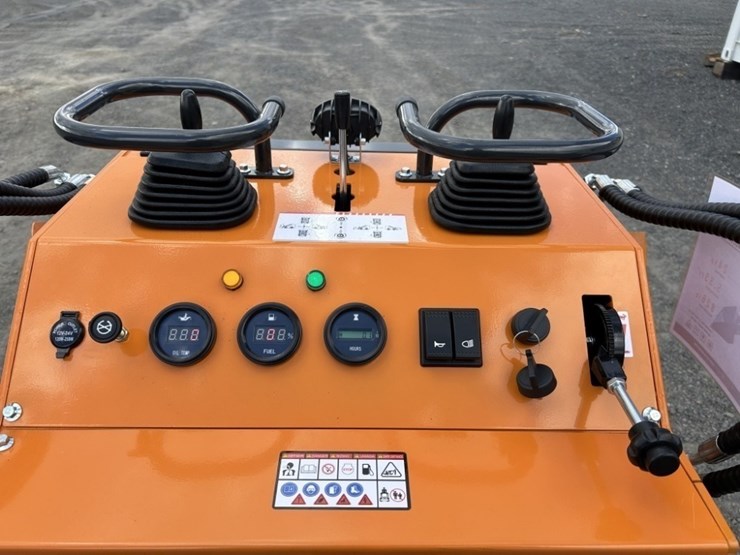 2026-arteer-qb-480-mini-compact-track-loader-image-12