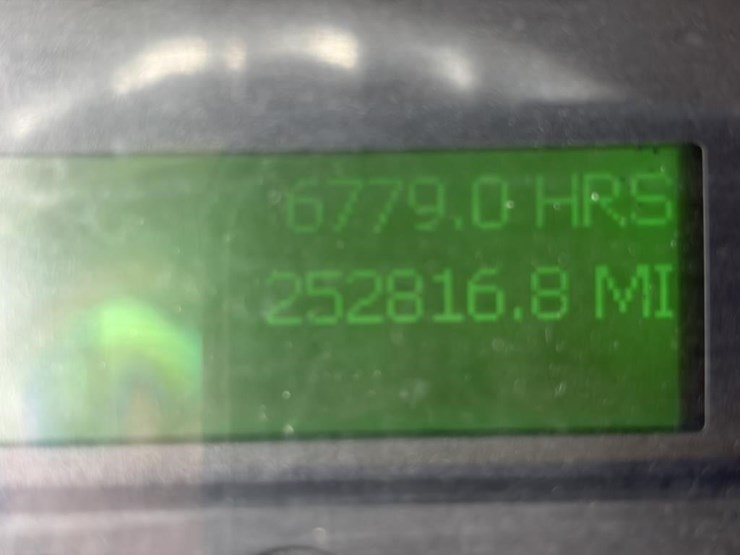 2018-freightliner-m2-106-image-14