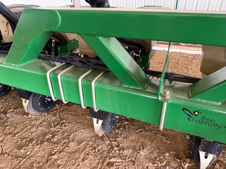 great-plains-yp825a-image-33