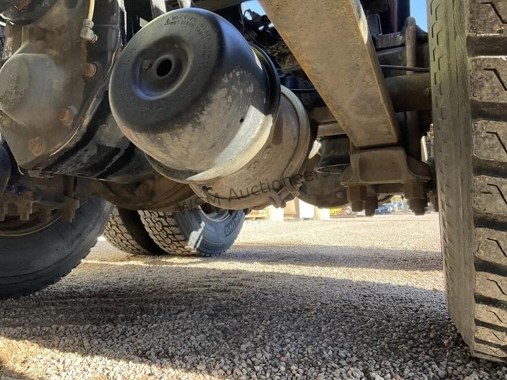 2012-freightliner-cascadia-t/t-image-27