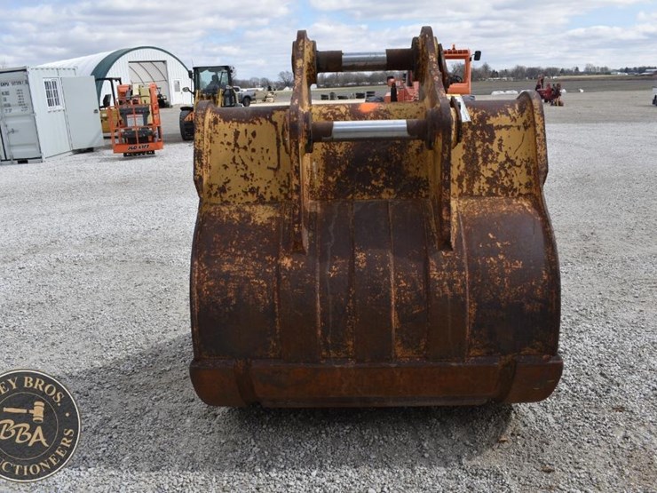 caterpillar-60-image-6