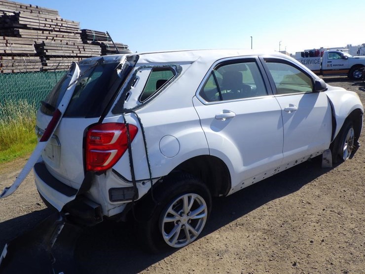 2017-chevrolet-equinox-image-3