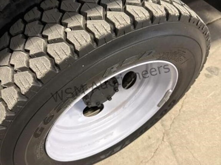 2012-ford-f550-image-9