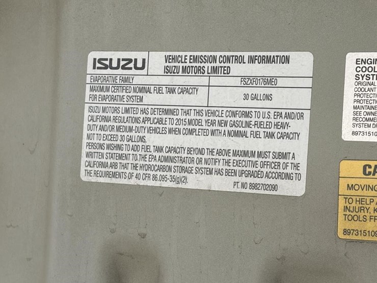 2015-isuzu-npr-image-13