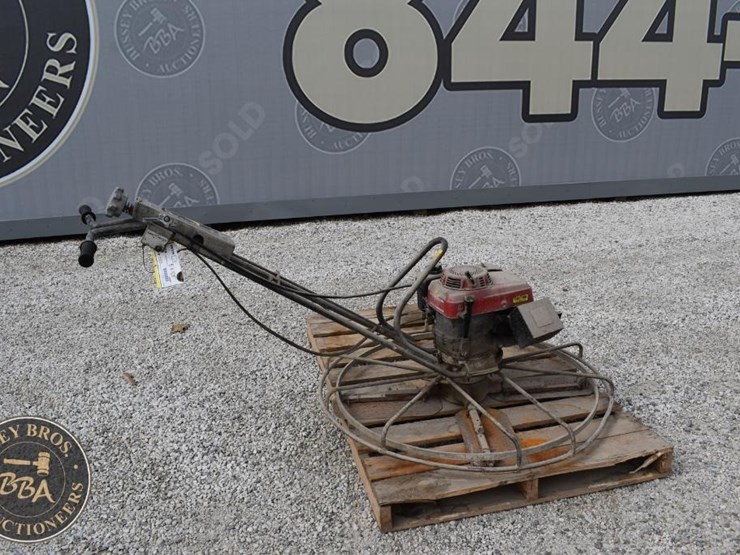 master-48in-walkbehind-trowel-42690-image-3