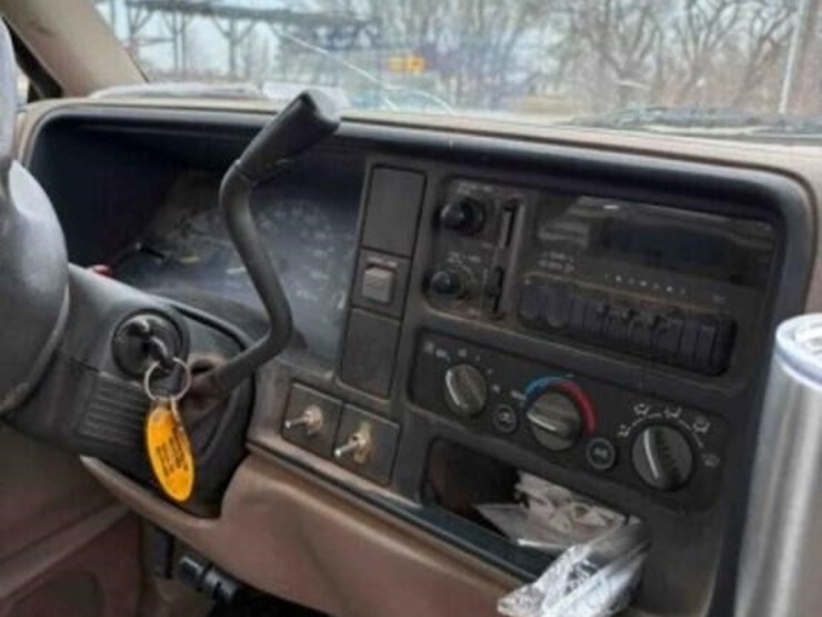 2000-chevrolet-2500-image-15