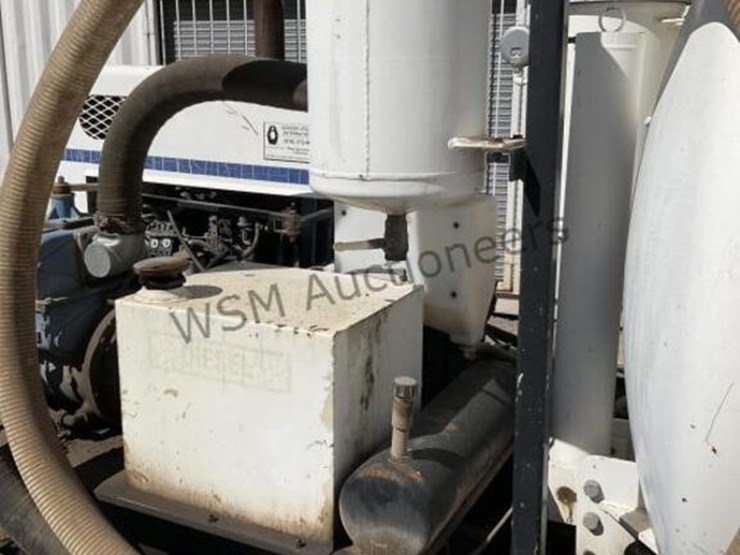 2004-access-utilities-vaster-800dt-towable-vacuum-image-10