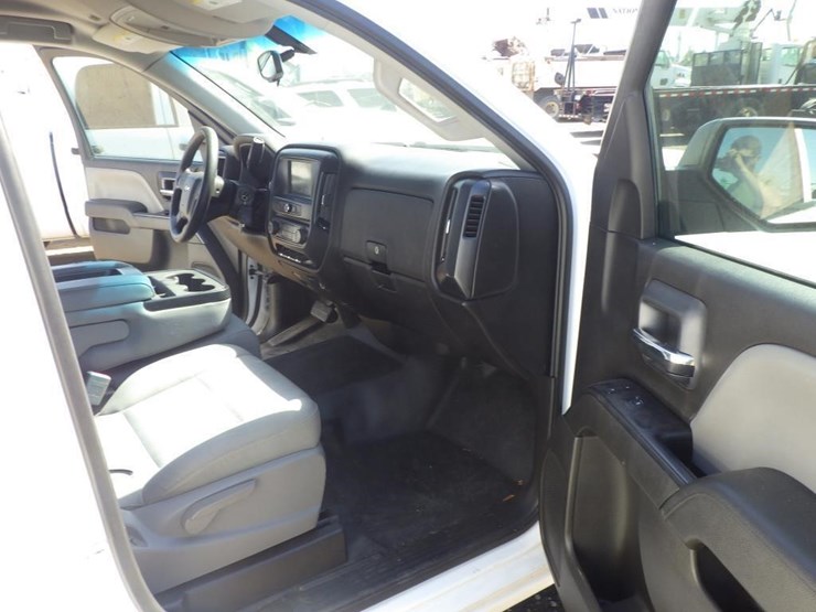 2016-chevrolet-1500-image-6