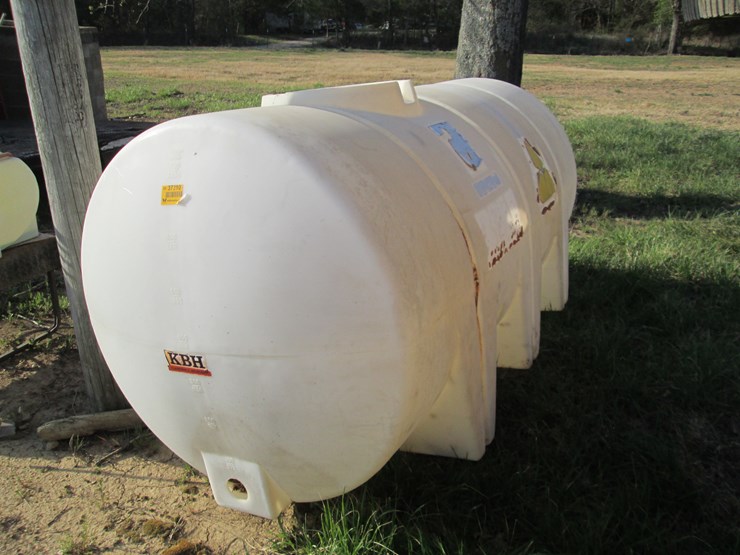 #37310-•-kbh-700gal-poly-tank-image-1