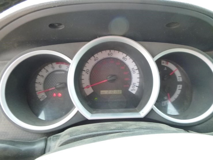 2013-toyota-tacoma-image-14