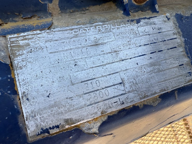 caterpillar-3208-image-12