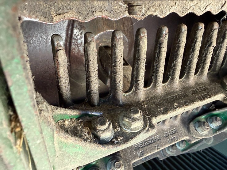 2014-john-deere-s670-image-89