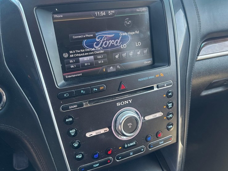 2016-ford-explorer-platinum-image-22