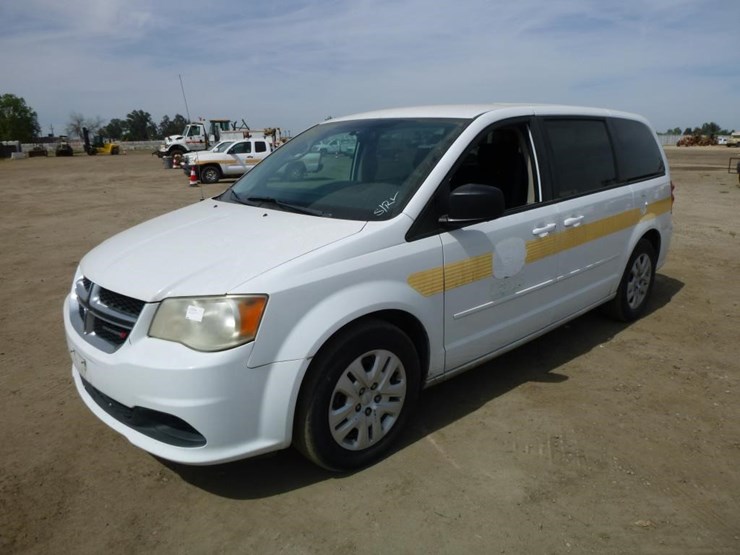 2014-dodge-grand-caravan-image-2