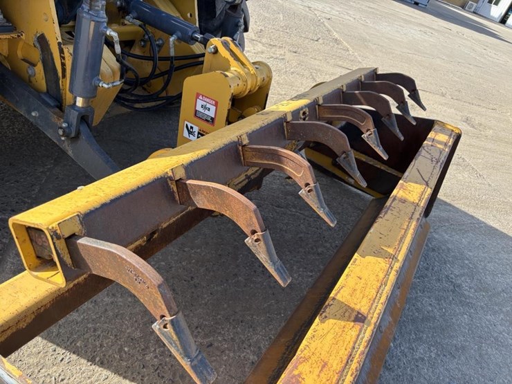 2018-deere-210lep-image-19