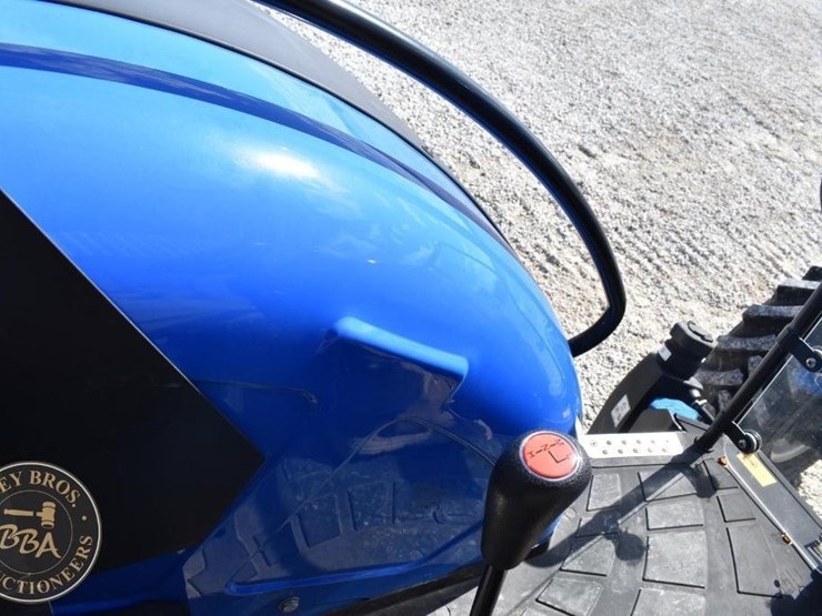 2023-new-holland-workmaster-120-image-47