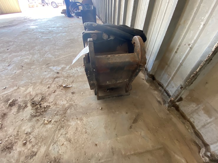 #4000-•-2019-bobcat-nb160-hydraulic-hammer-image-2