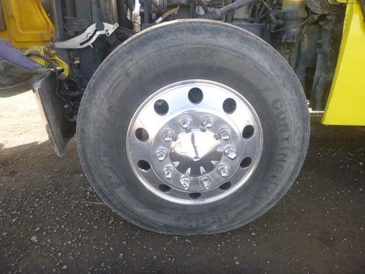 2014-peterbilt-388-image-27