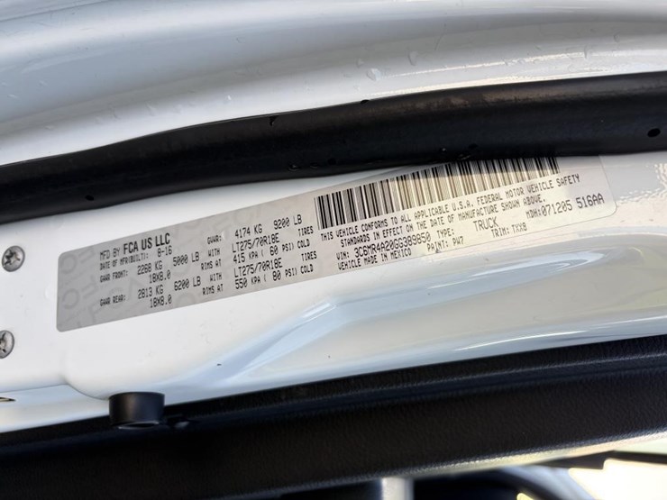 2016-dodge-2500-image-29