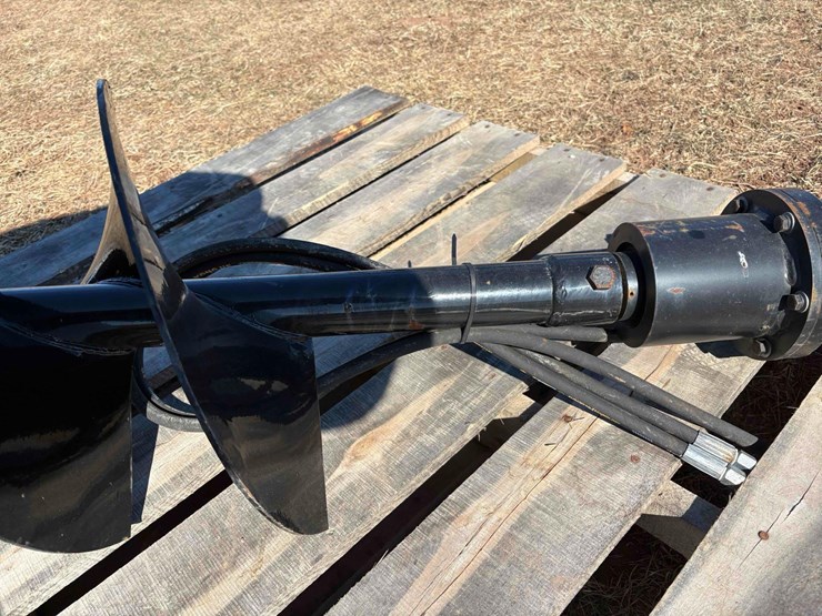 15"-mini-excavator-post-hole-digger-image-3