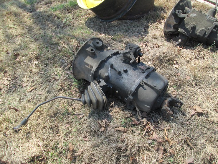 #43957-•-spicer-6sp-transmission-w/pto-image-1